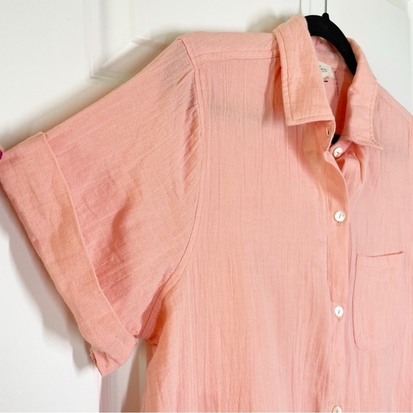 New Elan Lightweight Cotton Button Front Pocket Top in Blush Peach - Picture 8 of 8
